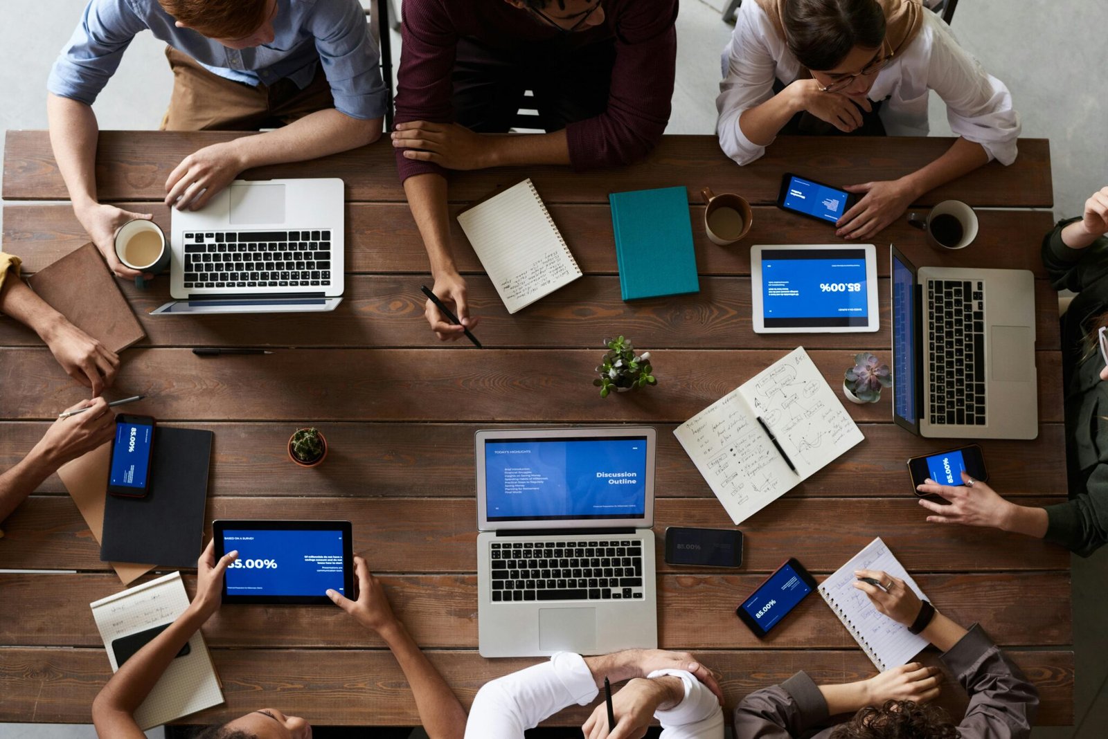 seo specialist in philippines gathering together